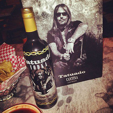 Mötley Crüe: Vince Neil lança marca de vodka e abre cantina | playadelnacho